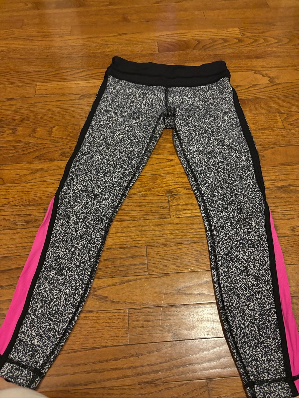 Lululemon Pace Tights in a Flashback Static White Black and Raspberry Glo Light